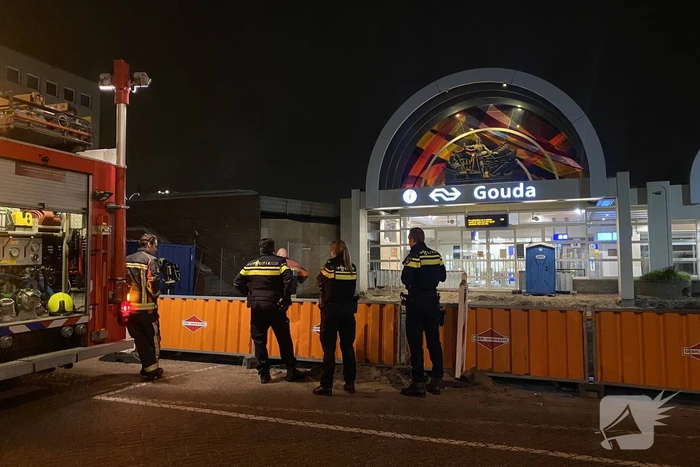 Brand naast bouwcontainer