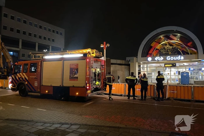 Brand naast bouwcontainer