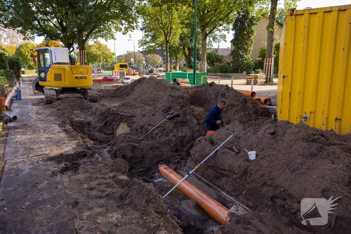 Waterleiding geraakt bij graafwerkzaamheden