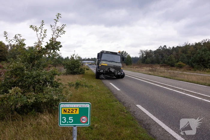 Provincialeweg afgesloten na flink verkeersongeval