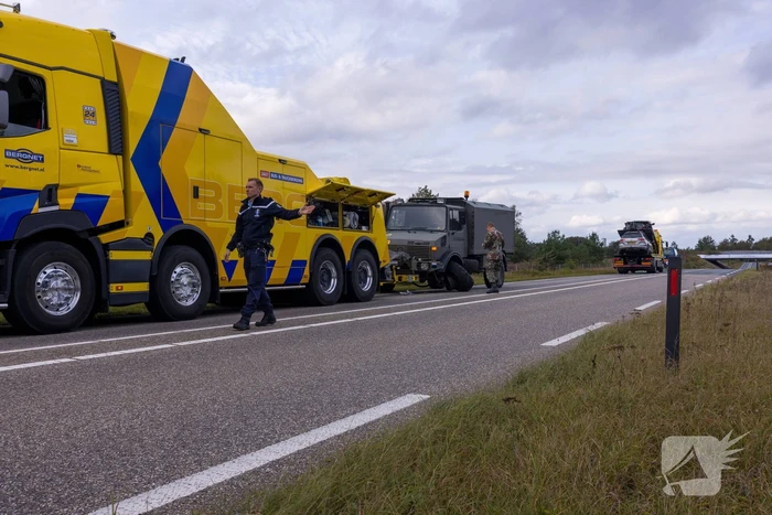 Provincialeweg afgesloten na flink verkeersongeval