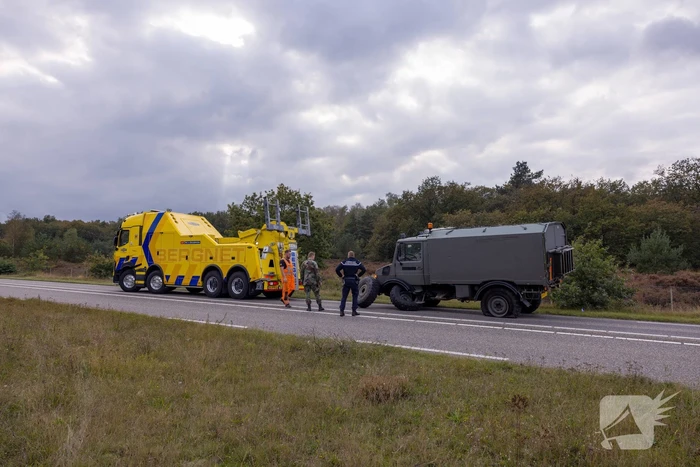 Provincialeweg afgesloten na flink verkeersongeval