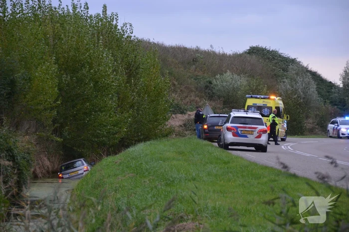 Automobilist verliest macht over het stuur en belandt in sloot