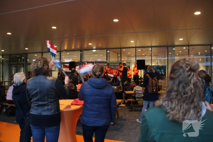 Paralympisch zwemteam gehuldigd