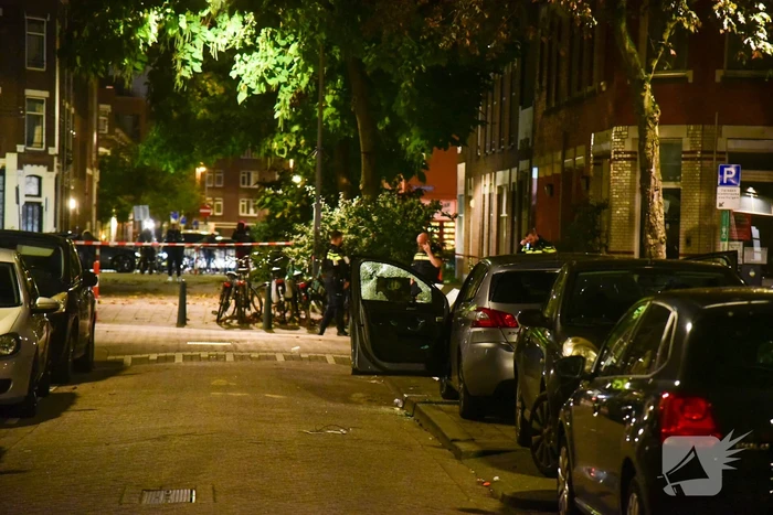Man in auto neergeschoten