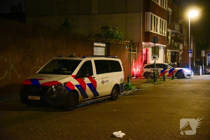 Man in auto neergeschoten
