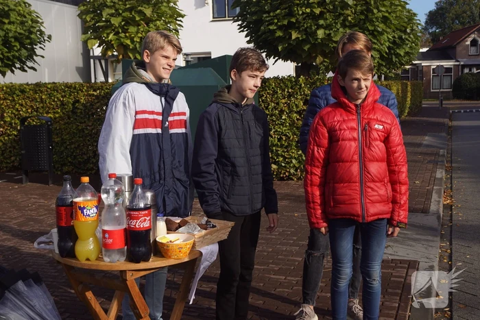 Leerlingen halen geld op voor Stichting Dierenzorg Eemland