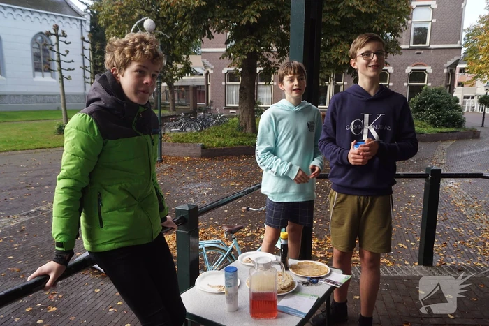 Leerlingen halen geld op voor Stichting Dierenzorg Eemland
