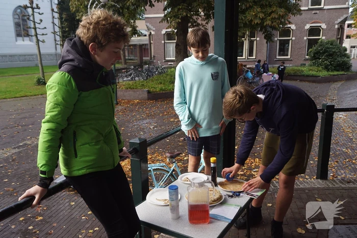Leerlingen halen geld op voor Stichting Dierenzorg Eemland