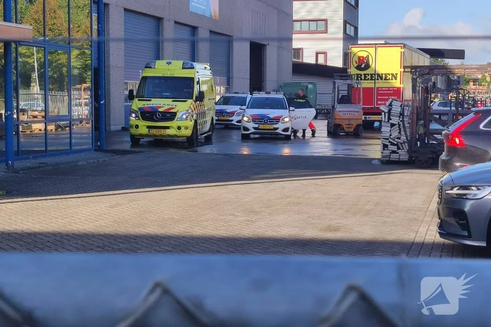 Traumahelikopter landt op bedrijventerrein Kievitsmeent