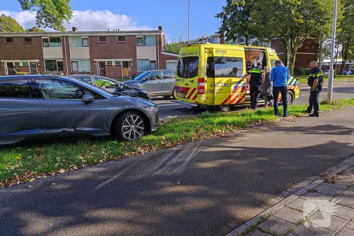 Fietsster gewond bij verkeersongeval in Bloemenbuurt