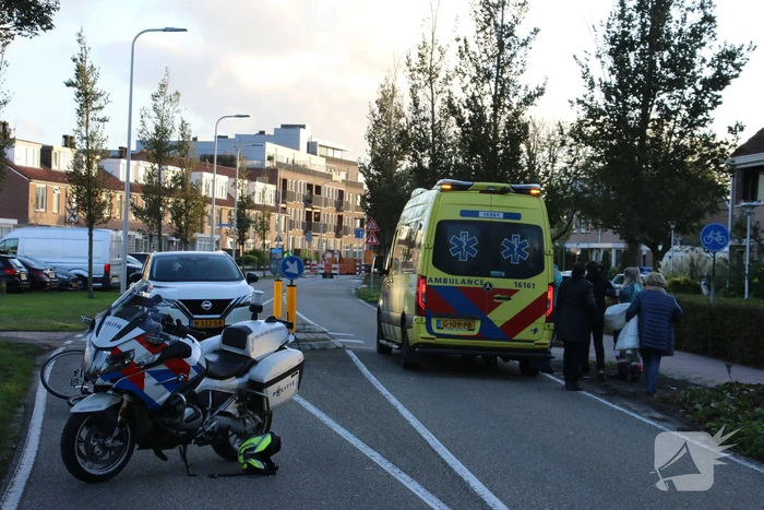 Kind op fiets aangereden door auto