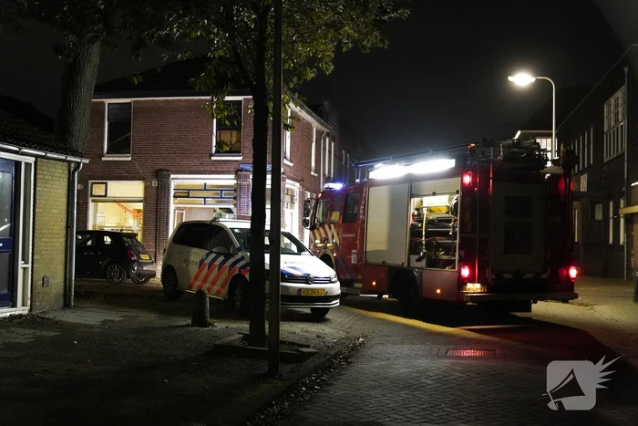 Magnetron door bewoner uit raam gegooid