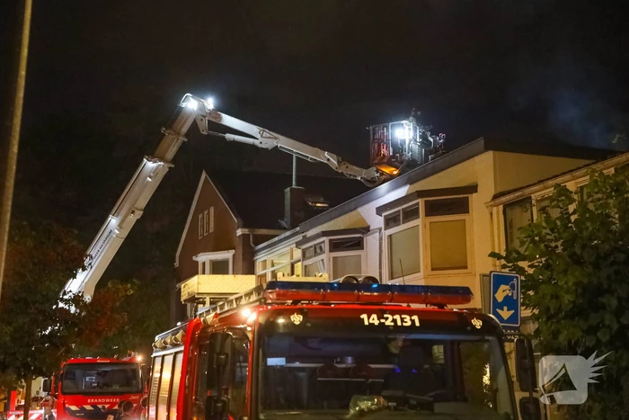 Rook vanaf dak woning blijkt openhaard te zijn