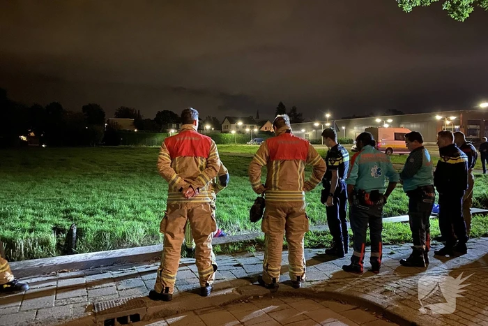 Brandweer verricht zoekactie in sloot