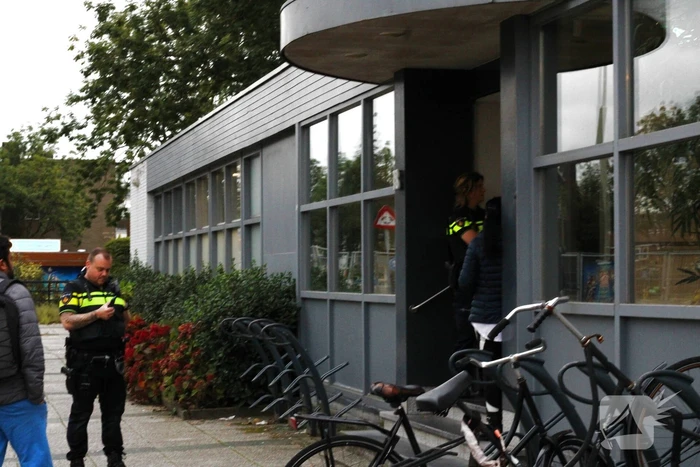Overval op Albert Heijn, dader op de vlucht