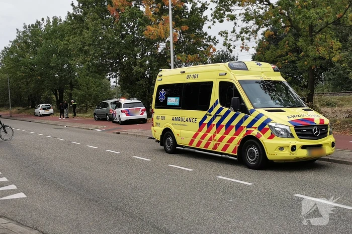 Drie personen gewond bij kop-staart aanrijding