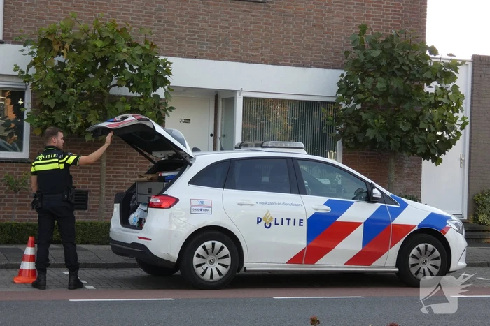 Snorfietser gewond door botsing tegen paal