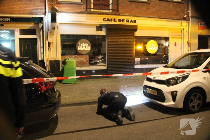 Kogelinslagen bij café De Rab