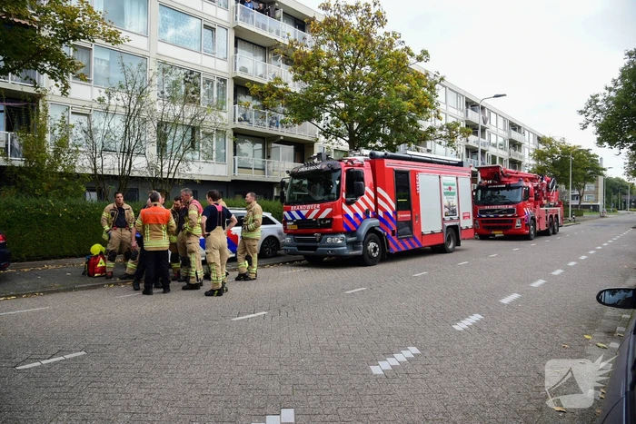 Man met verward gedrag door arrestatieteam uit flatwoning gehaald
