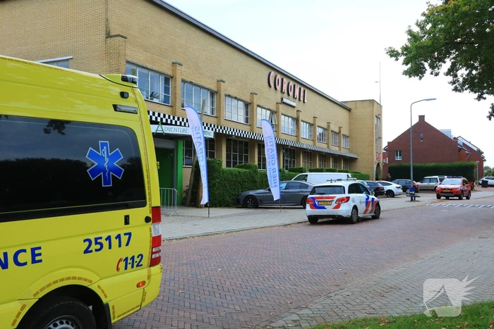 Decoratie-auto Coronel Lasergames rolt naar beneden, drie gewonden