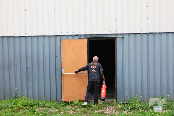 Decoratie-auto Coronel Lasergames rolt naar beneden, drie gewonden