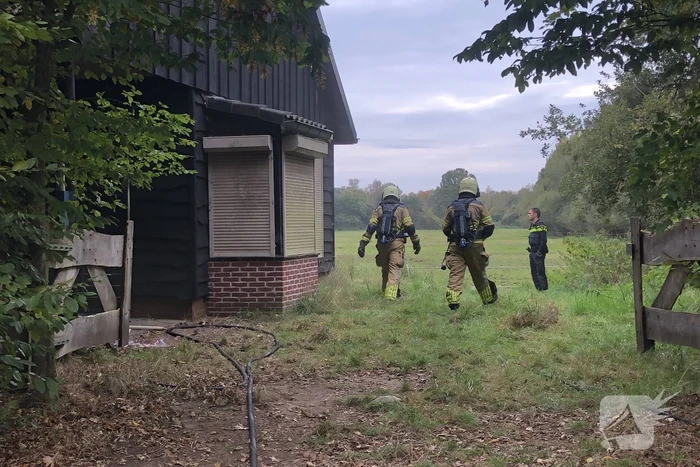 Hevige brand in voormalig clubgebouw van schaatsbaan