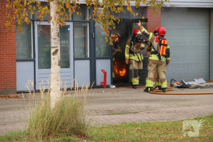 Veel schade door brand in bedrijfspand