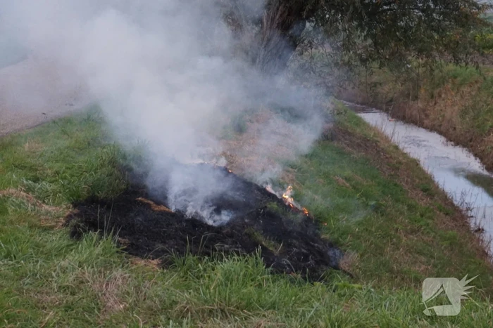 Stuk berm in brand door brandstichting