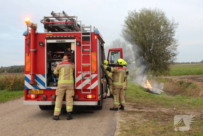 Stuk berm in brand door brandstichting
