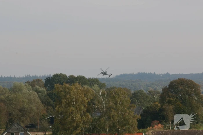 Defensie traint met gevechtshelikopters