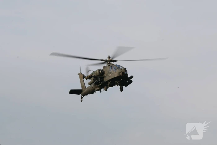 Defensie traint met gevechtshelikopters