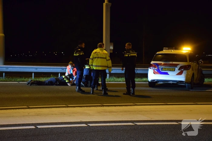 Auto botst op tankwagen na negeren stopteken