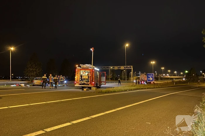 Auto botst op tankwagen na negeren stopteken