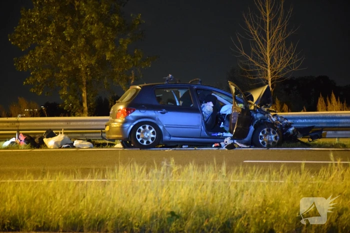 Auto botst op tankwagen na negeren stopteken