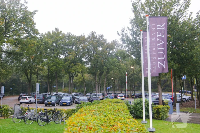 Automobilist rijdt tegen gevel van Restaurant Zuiver
