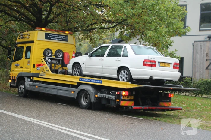 Automobilist rijdt tegen gevel van Restaurant Zuiver