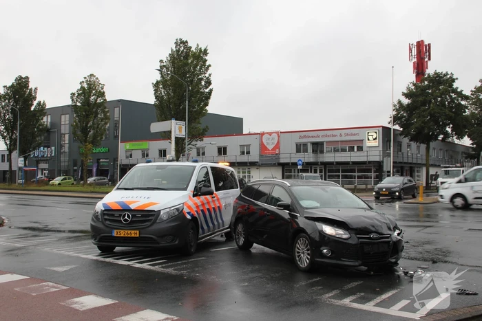 Persoon gewond bij flink verkeersongeval