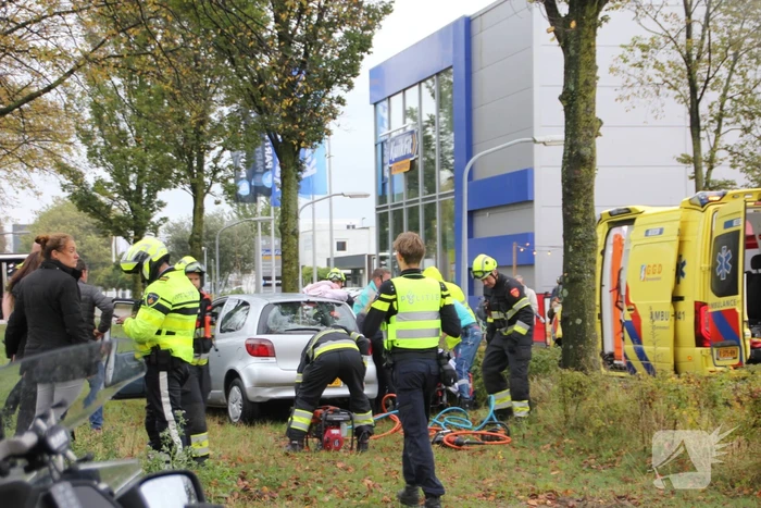 Persoon gewond bij flink verkeersongeval