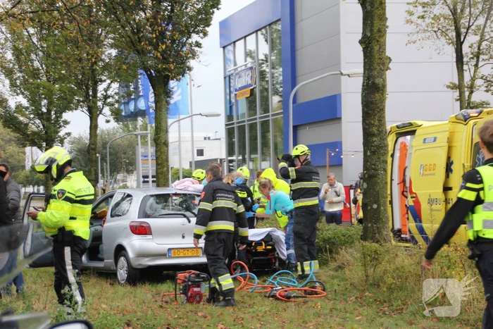 Persoon gewond bij flink verkeersongeval