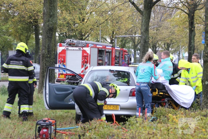Persoon gewond bij flink verkeersongeval
