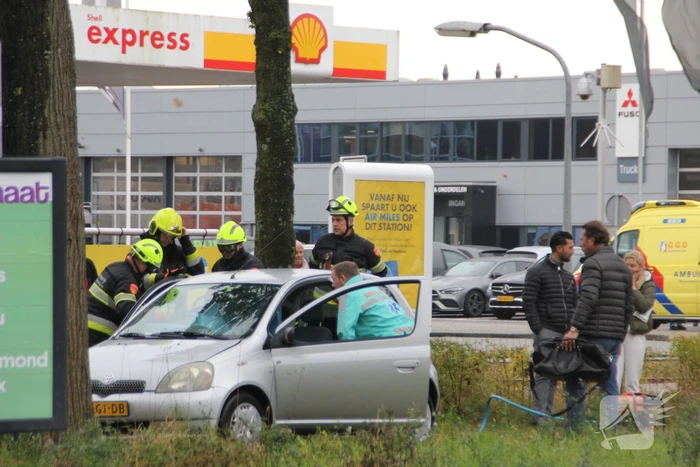 Persoon gewond bij flink verkeersongeval