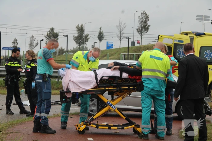 Aanrijden tussen twee auto's zorgt voor flinke schade