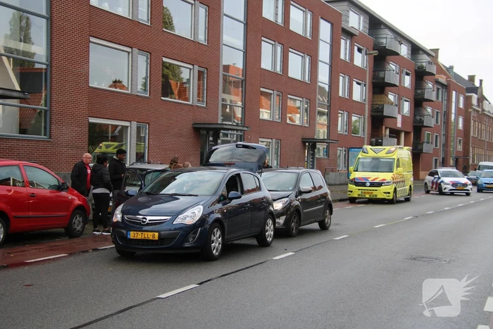 Automobilist botst met auto op voorganger