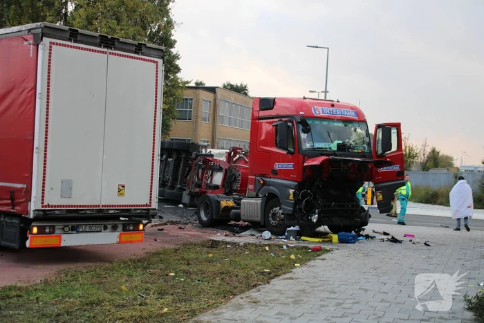 Grote brandweerinzet door ongeval tussen vrachtwagen en tankwagen
