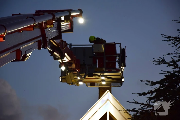 Straat afgsloten vanwege schoorsteenbrand