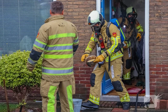 Rookmelder gaat af en buren bellen de brandweer