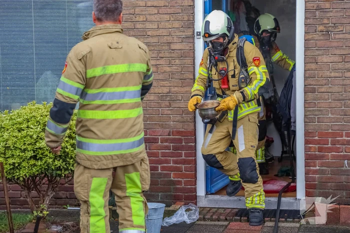 Rookmelder gaat af en buren bellen de brandweer