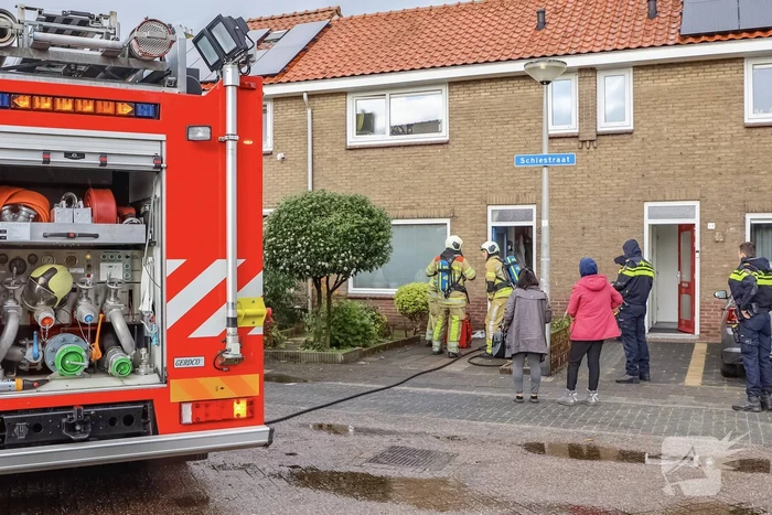 Rookmelder gaat af en buren bellen de brandweer