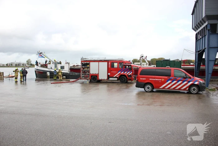 Brand in machinekamer van vrachtschip Laetitia